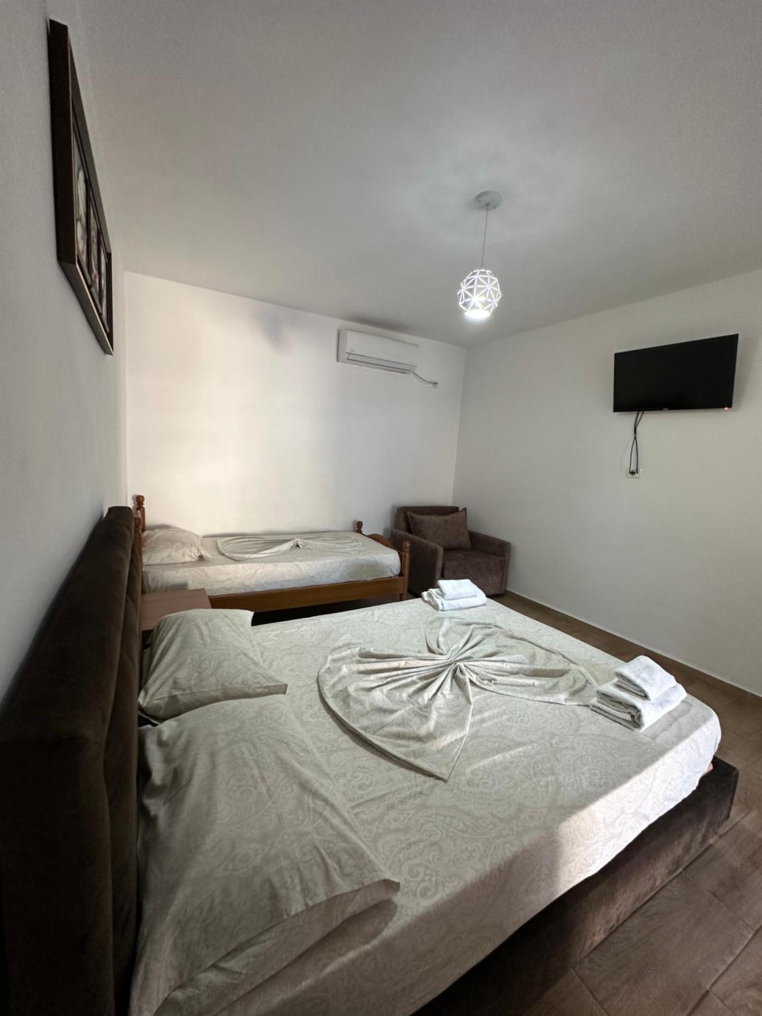Jona Rooms Химара Экстерьер фото