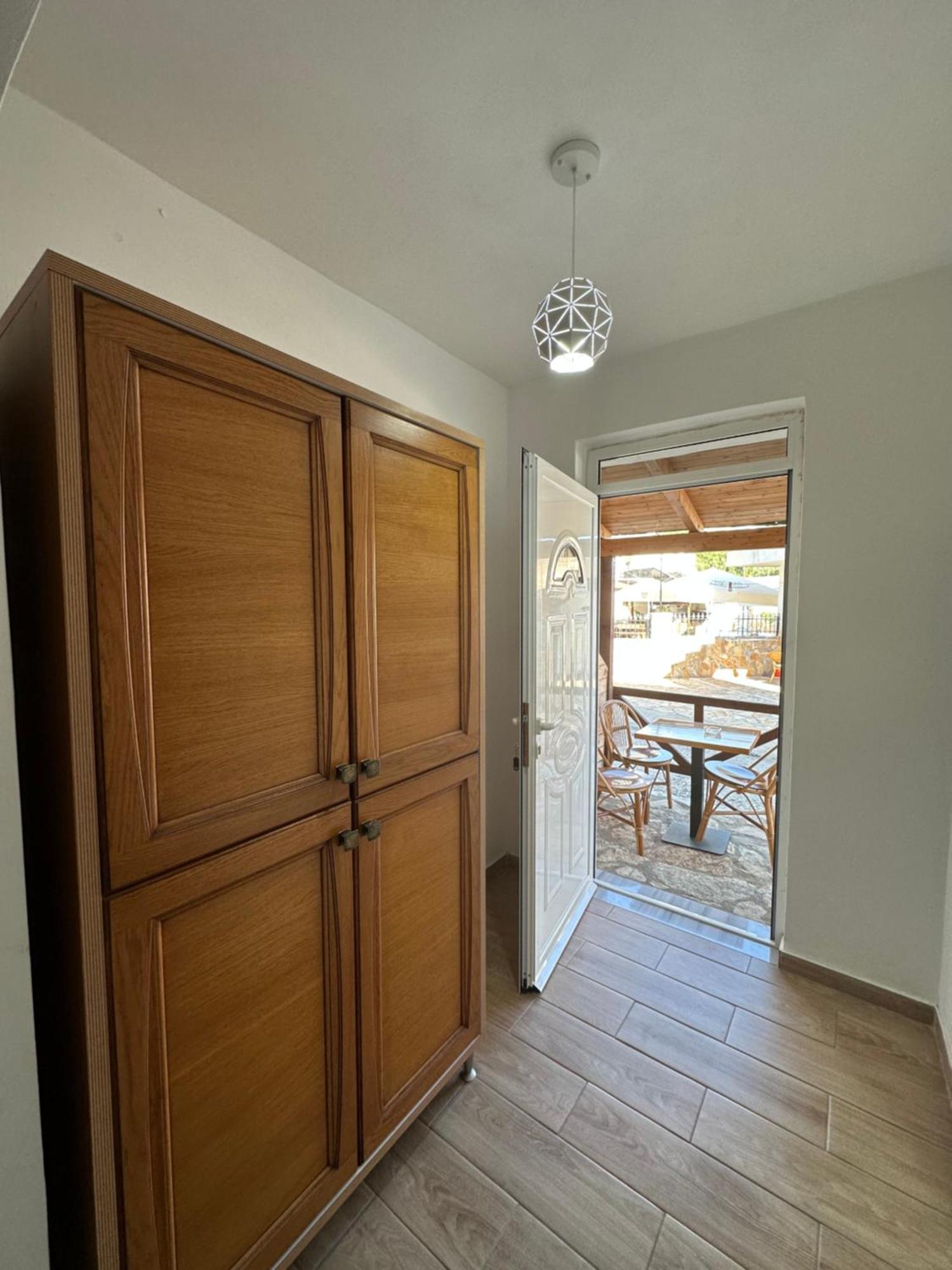 Jona Rooms Химара Экстерьер фото