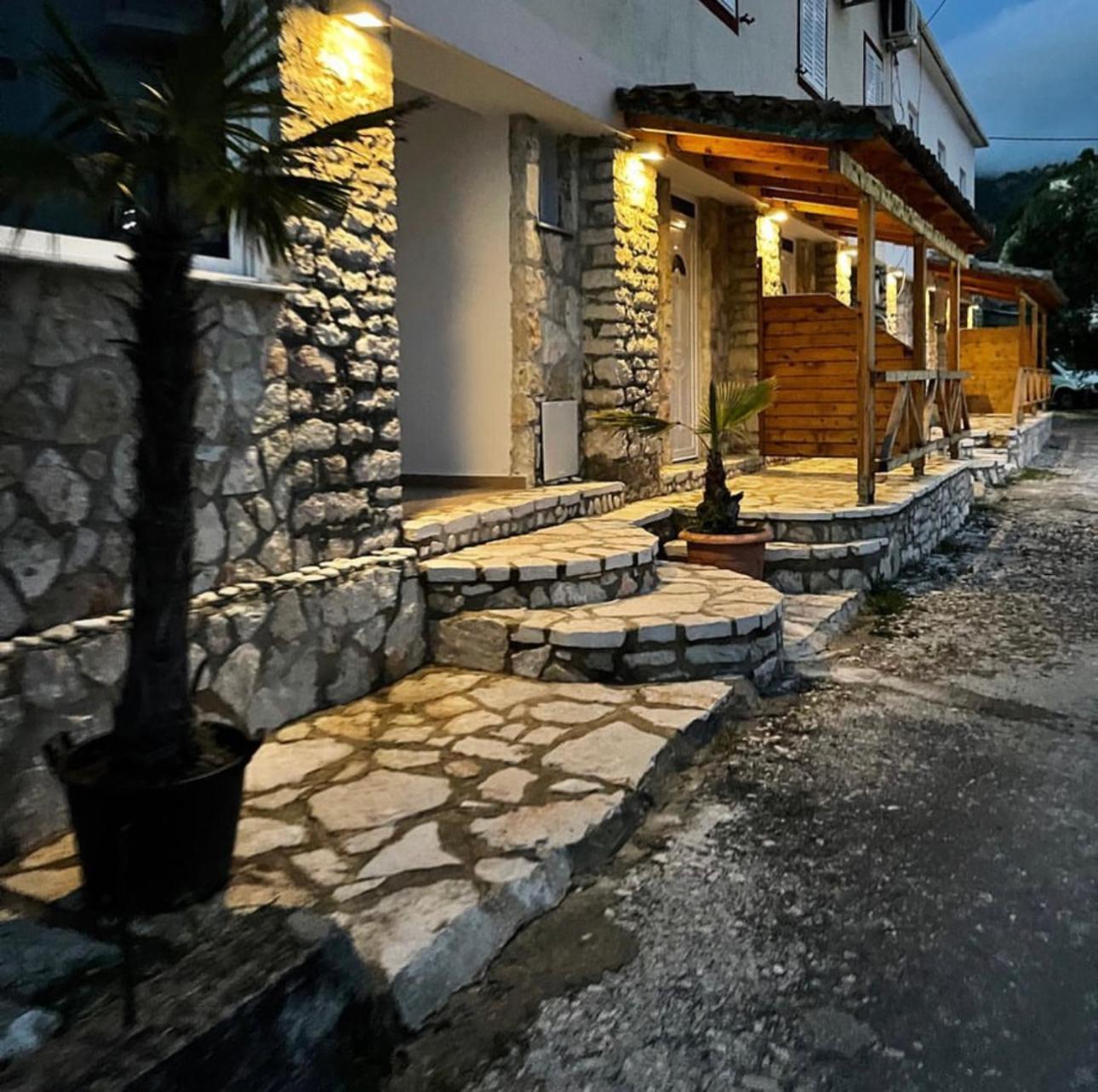 Jona Rooms Химара Экстерьер фото